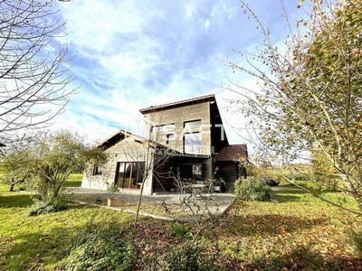 /international/fr/saint-yrieix-la-perche-limousin-310103515997/