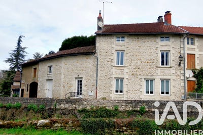 /international/fr/valdivienne-charente-310108418496/