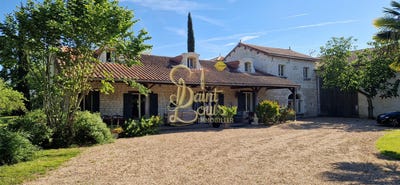 /international/fr/chinon-centre-val-de-loire-120092977759/?lang=en