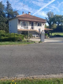 /international/fr/montrollet-charente-310103618905/