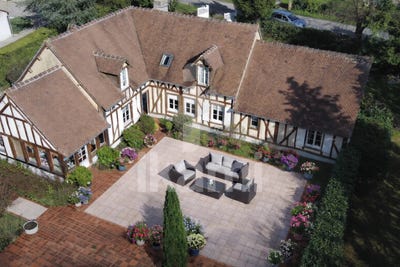 /international/fr/chaumont-sur-tharonne-centre-val-de-loire-310107474560/