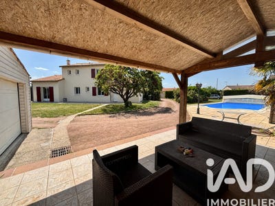 /international/fr/thouars-charente-310108420356/