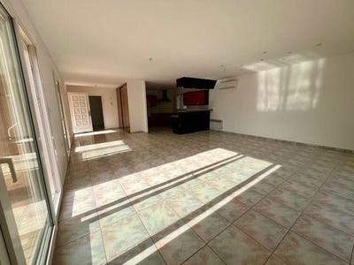 /international/fr/sigean-languedoc-roussillon-310100952424/?lang=en