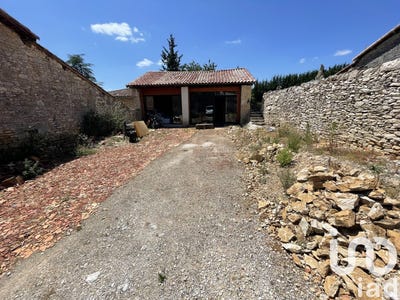 /international/fr/nanteuil-en-vallee-charente-310100640161/