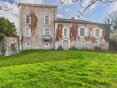 /international/fr/saint-meard-de-drone-aquitaine-120098411790/