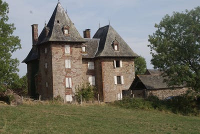 /international/fr/collonges-la-rouge-limousin-310103154729/