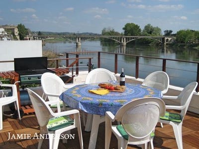 /international/fr/castillon-la-bataille-aquitaine-120091156693/