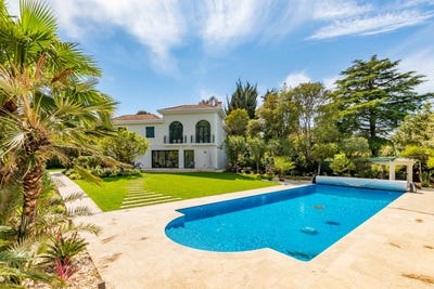 /international/fr/cap-d-antibes-hh-15511446-antibes-provence-alpes-cote-d-azur-310100958558/