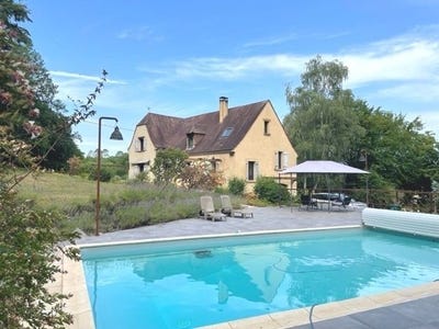 /international/fr/carsac-aillac-aquitaine-310119377065/