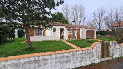 /international/fr/le-perrier-pays-de-la-loire-310105030221/