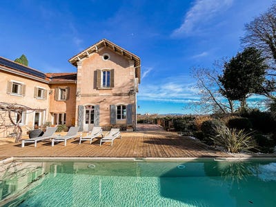/international/fr/villeneuve-les-avignon-languedoc-roussillon-310105191028/