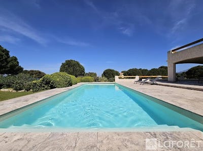 /international/fr/saint-florent-corsica-310106576028/