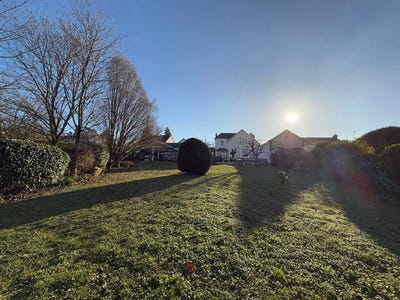 /international/fr/bourges-centre-val-de-loire-310104449122/