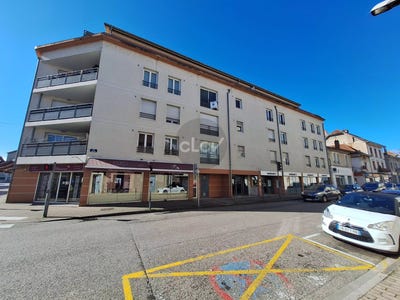/international/fr/84-rue-de-la-republique-bourgoin-jallieu-rhone-310099616756/?lang=en
