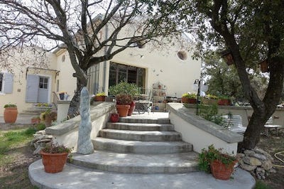 /international/fr/venasque-provence-alpes-cote-d-azur-310107325203/