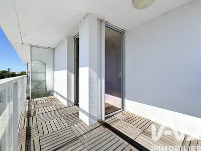 /international/fr/la-rochelle-franche-comte-310108156515/