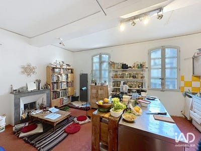 /international/fr/villeneuve-les-avignon-languedoc-roussillon-310106858738/