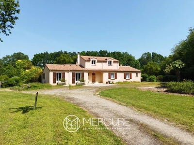 /international/fr/valence-en-poitou-charente-310101861286/