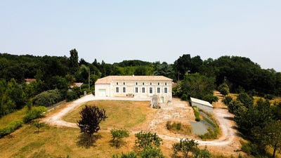 /international/fr/mirambeau-charente-310107560454/