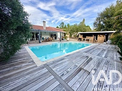 /international/fr/salles-charente-310105990326/