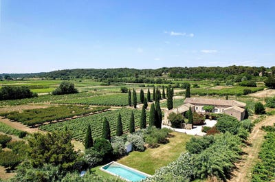 /international/fr/uzes-languedoc-roussillon-310105748833/
