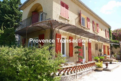 /international/fr/vacqueyras-provence-alpes-cote-d-azur-310108595083/