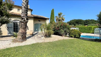 /international/fr/uzes-hh-15826513-uzes-aquitaine-310100953759/