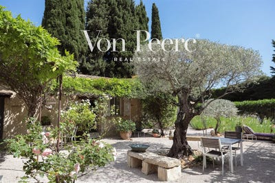 /international/fr/saint-laurent-des-arbres-languedoc-roussillon-310107295896/?lang=id