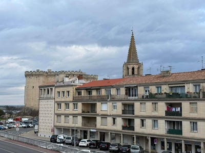 /international/fr/tarascon-provence-alpes-cote-d-azur-310108525892/