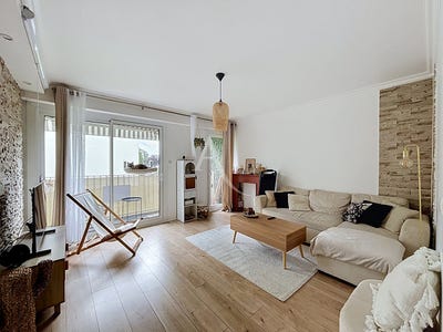 /international/fr/laval-pays-de-la-loire-310109044761/