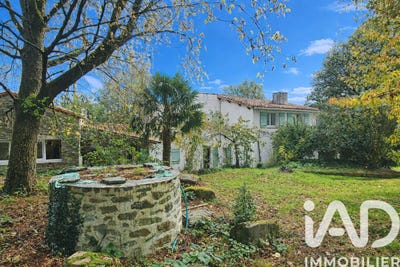 /international/fr/saint-etienne-du-bois-pays-de-la-loire-310103218857/