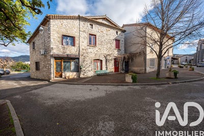 /international/fr/lussas-rhone-310105891070/
