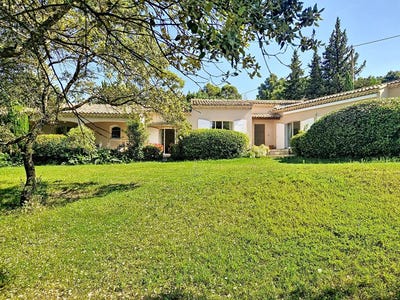 /international/fr/villeneuve-les-avignon-languedoc-roussillon-310108529927/