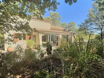 /international/fr/rocbaron-provence-alpes-cote-d-azur-310106199337/