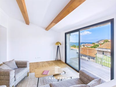 /international/fr/rue-du-general-leclerc-porto-vecchio-corsica-310104777517/
