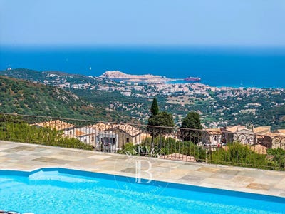/international/fr/l-ile-rousse-corsica-310100605826/
