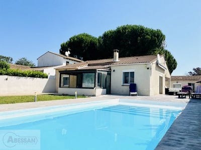/international/fr/uchaud-languedoc-roussillon-310106359181/
