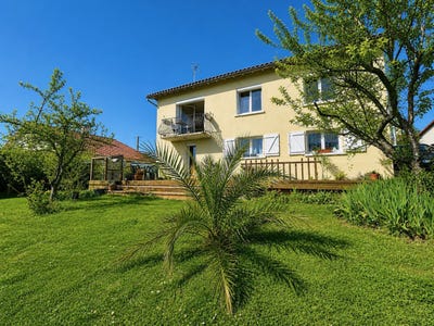 /international/fr/charroux-limousin-310108245316/