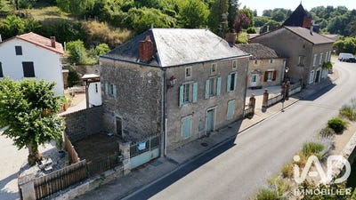 /international/fr/charroux-limousin-310109076451/?lang=it