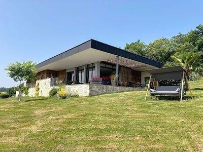/international/fr/beaulieu-sur-dordogne-limousin-310100440927/