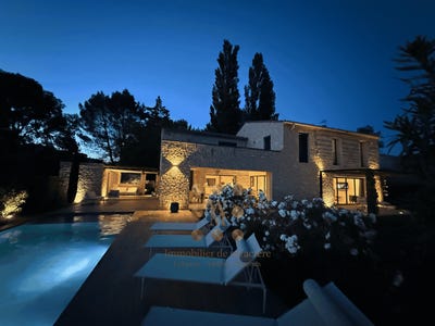 /international/fr/gordes-provence-alpes-cote-d-azur-310108593238/