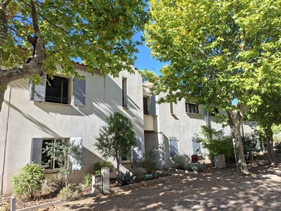/international/fr/lezignan-la-cebe-languedoc-roussillon-310104424526/