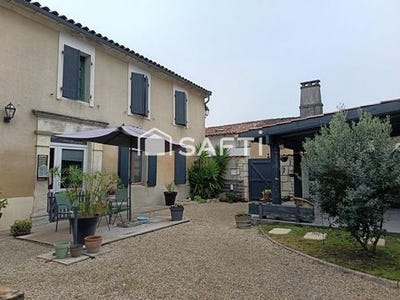 /international/fr/salignac-sur-charente-charente-310103785991/
