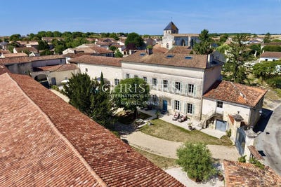 /international/fr/saint-jean-d-angely-charente-310101472665/?lang=es