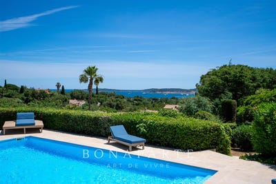 /international/fr/grimaud-provence-alpes-cote-d-azur-310109176537/