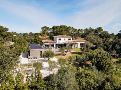 /international/fr/nimes-languedoc-roussillon-310106411249/