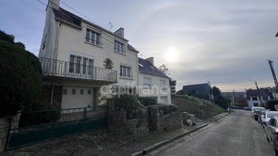 /international/fr/quimper-brittany-120097718139/