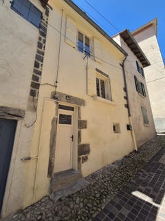 /international/fr/14-rue-sainte-marie-le-puy-en-velay-auvergne-310108732713/