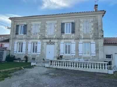 /international/fr/st-jean-d-angely-charente-310098771417/