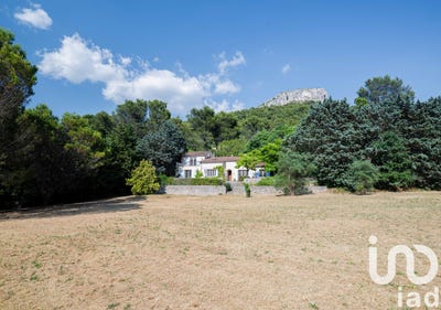 /international/fr/fontaine-de-vaucluse-provence-alpes-cote-d-azur-310100439823/?lang=fr